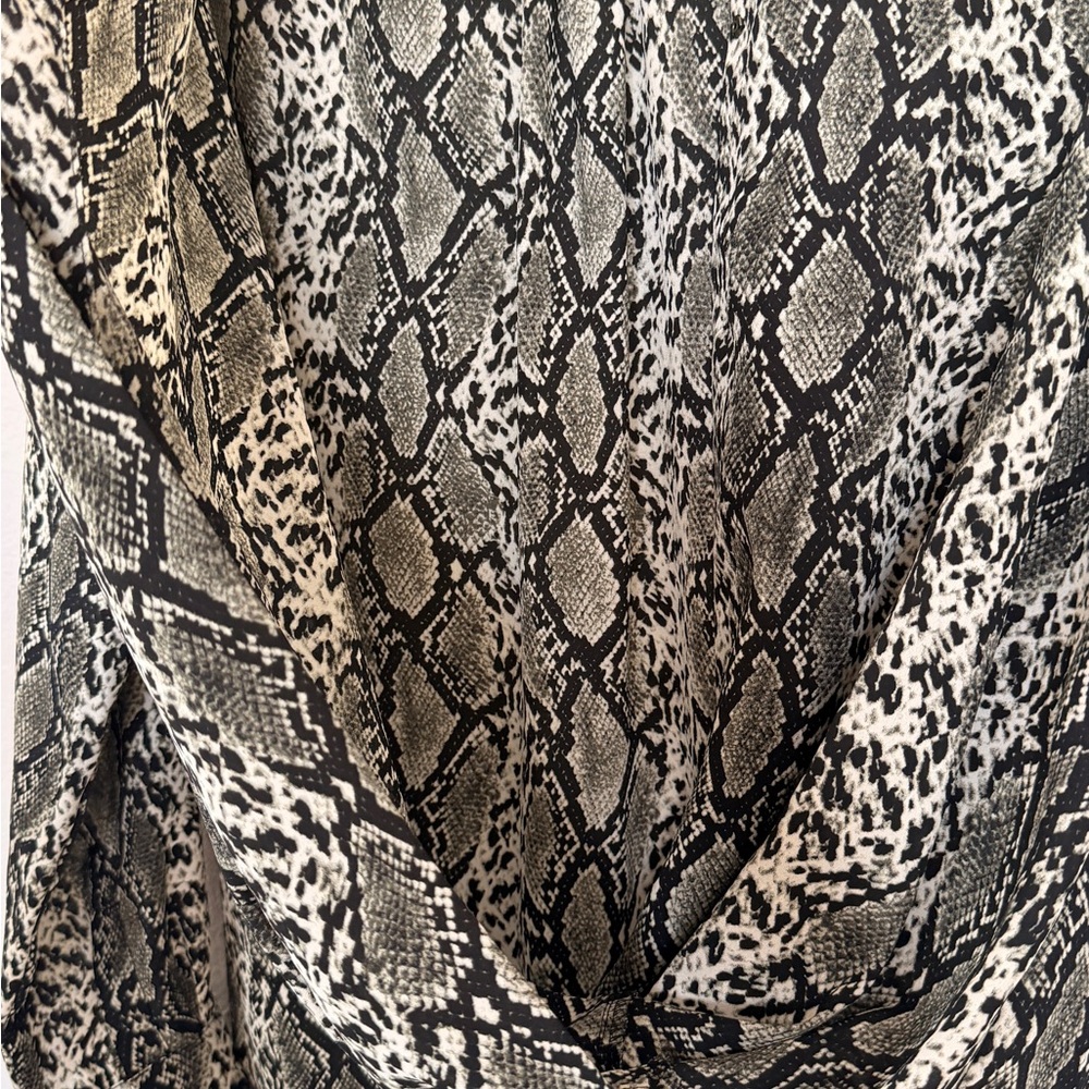 Pleione Women's Snake Print Blouse M - Picture 9 of 12